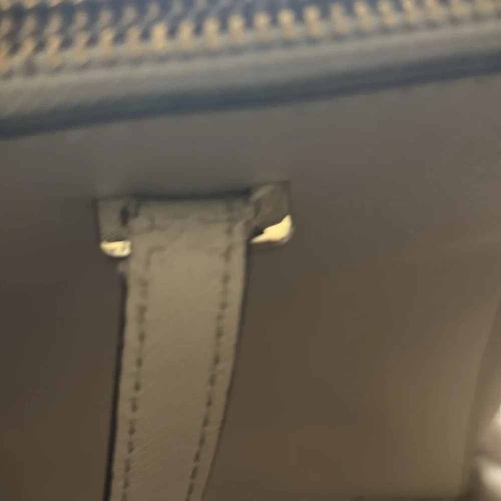 Kate Spade purse. This is a purse that can be rehabbed. - Picture 11 of 16